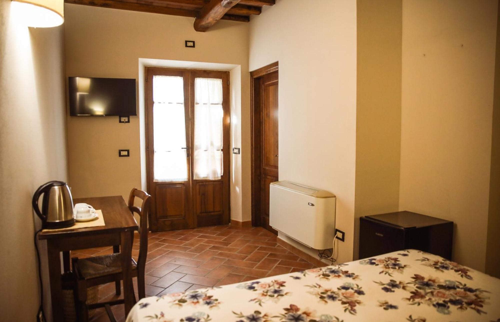 Agriturismo La Vecchia Quercia Montemerano Buitenkant foto